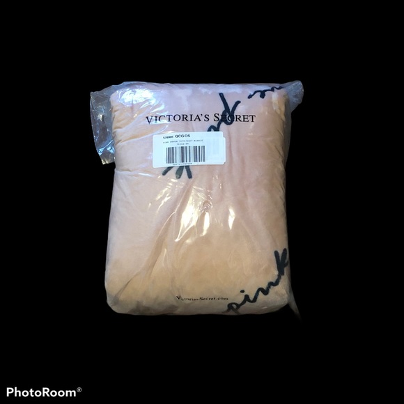 🌟NWT🌟Victoria Secret Sherpa Blanket and Tote Bag - Picture 3 of 4